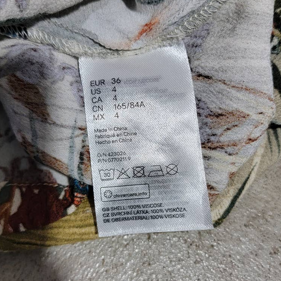 H&M Tropical Safari Bird Palm Leaf Butterfly Floral Print Dress Size 4 - Picture 8 of 9